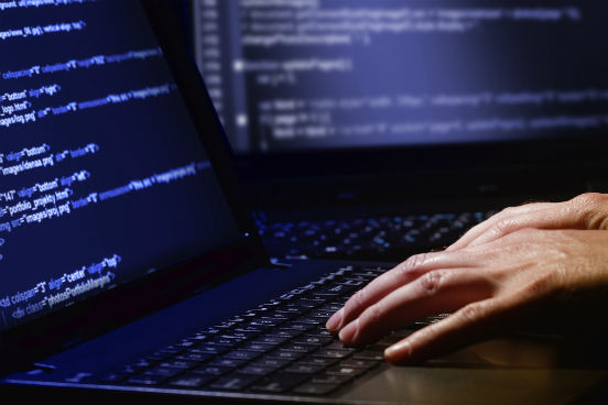 Desenvolvedores web recebem 30,52 dólares por hora de trabalho, enquanto 52.431 oportunidades surgem por mês e 6.641 desses profissionais são contratados no mesmo período. (Imagem: Thinkstock) Desenvolvedores web recebem 30,52 dólares por hora de trabalho, enquanto 52.431 oportunidades surgem por mês e 6.641 desses profissionais são contratados no mesmo período. (Imagem: Thinkstock)