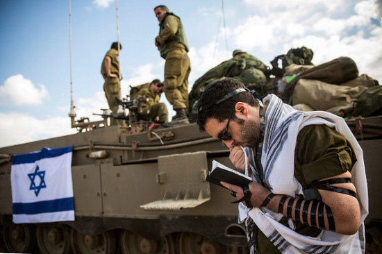 Em 2005, Israel desmontou 21 assentamentos judeus em Gaza. No ano seguinte o Hamas venceu as eleições para o parlamento palestino. Em 2008 o Hamas convocou os palestinos para uma nova intifada. (Foto: Getty Images) Em 2005, Israel desmontou 21 assentamentos judeus em Gaza. No ano seguinte o Hamas venceu as eleições para o parlamento palestino. Em 2008 o Hamas convocou os palestinos para uma nova intifada. (Foto: Getty Images)
