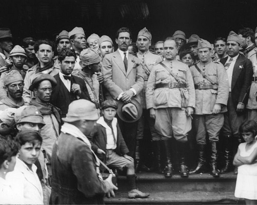 Em 1929, o governo de Washington Luís nomeou o paulista Júlio Prestes para Presidência da República. Em 1930, Getúlio Vargas tomou o poder e instalou um governo provisório, dissolvendo o Congresso e depondo os governadores de estado. (Foto: Wikimedia Commons) Em 1929, o governo de Washington Luís nomeou o paulista Júlio Prestes para Presidência da República. Em 1930, Getúlio Vargas tomou o poder e instalou um governo provisório, dissolvendo o Congresso e depondo os governadores de estado. (Foto: Wikimedia Commons)