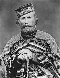 Dentre os líderes do movimento, ganhou fama o italiano Giuseppe Garibaldi, mais tarde apelidado de herói de dois mundos, por seu envolvimento em lutas nas Américas e na Europa.  Cerca de 100 mil homens se envolveram na Guerra dos Farrapos, entre separatistas e soldados do Império.