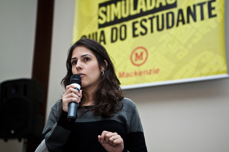 Autora do Guia Capricho de Profissões deu dicas de como escolher a carreira