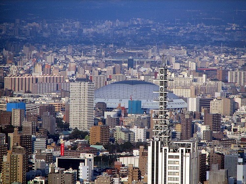 O Japão faz parte do G-8, grupo dos sete países mais ricos do mundo e a Rússia. Além disso, é sede de grandes empresas multinacionais, tem a maior bolsa de valores do planeta e a maior região metropolitana, Tóquio. (Foto: Wikimedia Commons)
