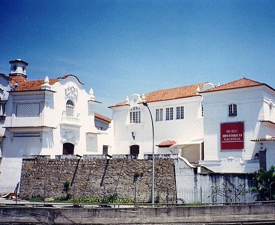 MUSEU HISTÓRICO NACIONAL - Localizado na Ponta do Calabouço, centro do Rio de Janeiro, o Museu Histórico Nacional possui o mais abrangente acervo histórico do país, com mais de 348 mil itens.