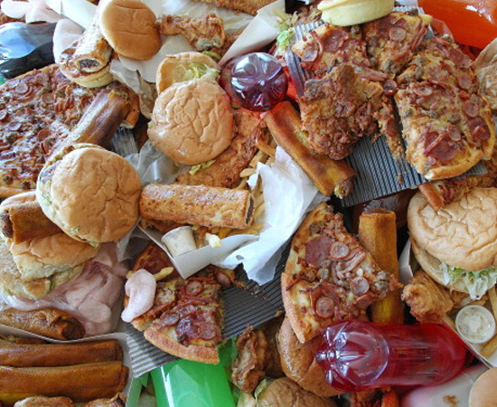 10 - Evite alimentos pesados no almoço; assim você fica longe da preguiça. 10 - Evite alimentos pesados no almoço; assim você fica longe da preguiça.