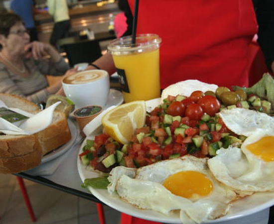 8 - Não vá para a prova com o estômago vazio. 8 - Não vá para a prova com o estômago vazio.