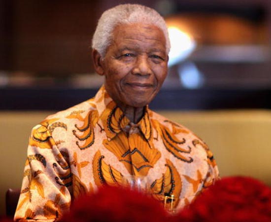 NELSON MANDELA - 1994. É advogado, ex-líder rebelde e ex-presidente da África do Sul. Considerado o mais importante líder da África Negra, ganhador do Prêmio Nobel da Paz de 1993. Antes de se tornar governante, passou 27 anos em cárcere.