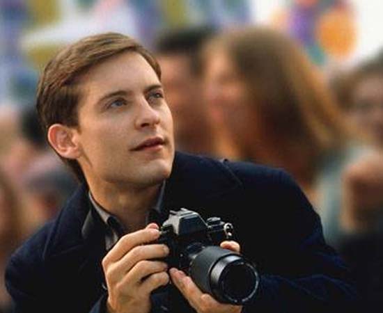 Peter Parker, identidade secreta do Homem-Aranha, é repórter fotográfico do Clarim Diário.