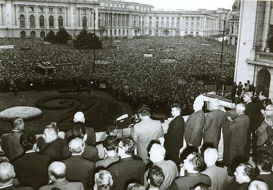MAIO DE 68 (1968): Greve geral ocorrida na França liderada pelo movimento estudantil que buscava o fortalecimento de políticas de esquerda. É considerado um dos movimentos sociais mais importantes do século 20. MAIO DE 68 (1968): Greve geral ocorrida na França liderada pelo movimento estudantil que buscava o fortalecimento de políticas de esquerda. É considerado um dos movimentos sociais mais importantes do século 20.