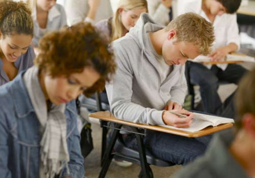 Inep estuda enviar redação do Enem corrigida para estudantes