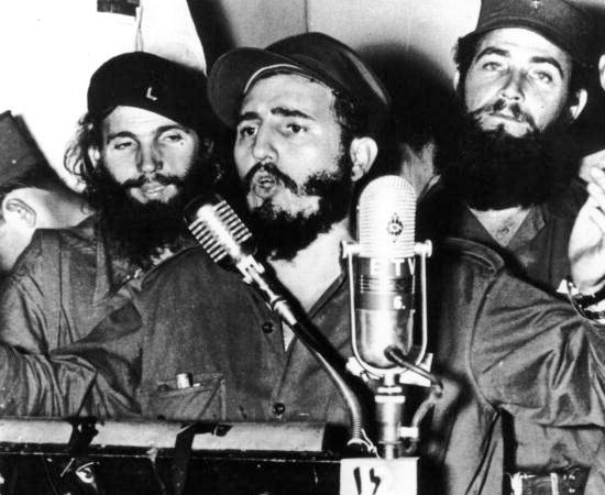 REVOLUÇÕES NO PÓS-GUERRA - Estude sobre ao Revolução Chinesa, a Revolução Cultural, Fidel Castro e Che Guevara.