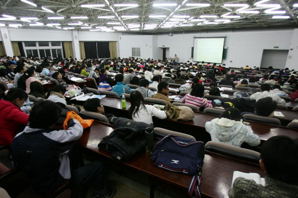 Governo dará bolsas para ajudar na permanência de estudantes cotistas nas universidades públicas