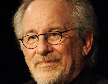 O cineasta Steven Spielberg também é projetista de cenários e roteirista de jogos de aventura e ficção científica. Em 1999, ele lançou o primeiro game de tiro em primeira pessoa passado na Segunda Guerra. (Foto: Wikimedia Commons)