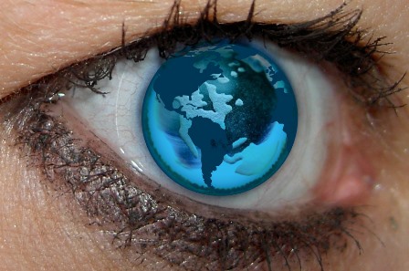 O globo da Terra é projetado em um olhar
