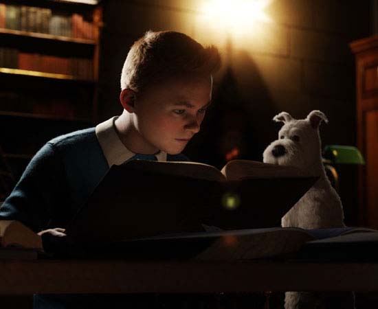 Tintin é um jovem repórter que sempre se envolve em grandes casos de investigação criminal.