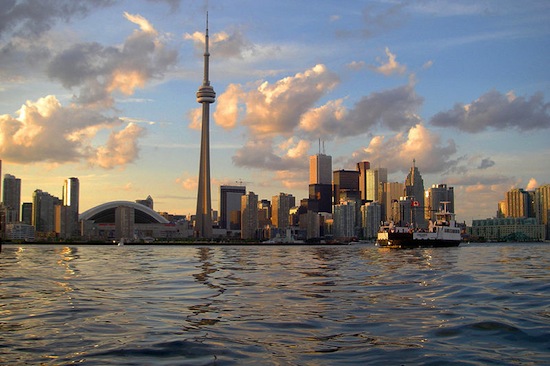 TORONTO - O Canadá emplacou também o quarto lugar da lista, mas dessa vez a cidade fica na região de língua inglesa. Toronto é também a maior cidade do país, uma das metrópoles mais seguras das Américas e oferece diversas opções de cultura e lazer para os habitantes. <br><br>Pontuação total no estudo: 69,1 pontos