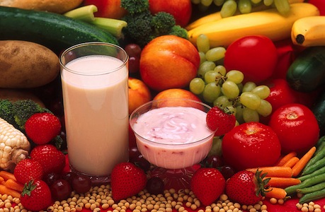 Estude sobre o processo de produção dos transgênicos, as consequências e polêmicas relacionadas a seu uso na alimentação.