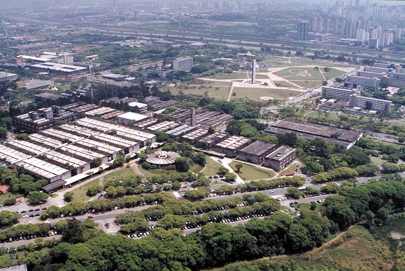 USP abre inscrições de programa que mostra a universidade e as profissões aos estudantes