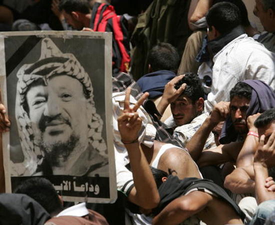 Yasser Arafat - Clique em Leia Mais e veja como o possível envenenamento do líder pode cair no vestibular.