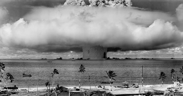 Fotos – e um vídeo – incríveis mostram teste nuclear feito pelos EUA no atol de Bikini