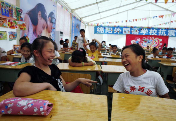 Escolas chinesas exigem meio metro de distância entre meninos e meninas