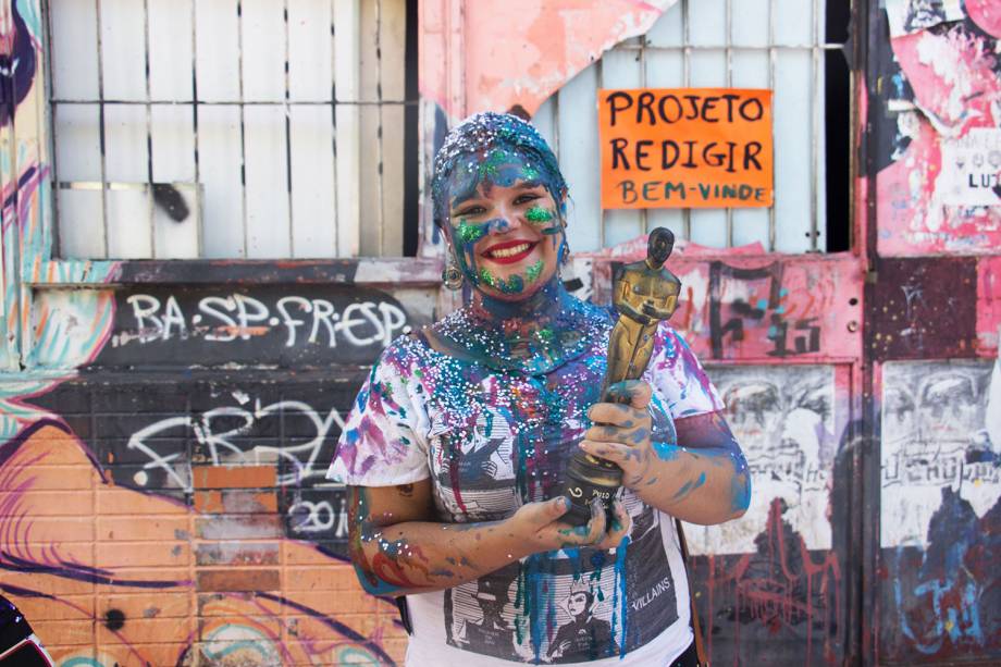 <span>Veteranos da Escola de Comunicações e Artes da Universidade de São Paulo (ECA-USP) recebem os calouros com música, glitter e muita tinta</span>