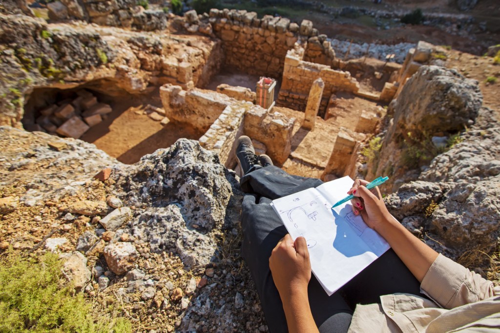 Arqueologia estuda o passado por meio dos vestígios humanos