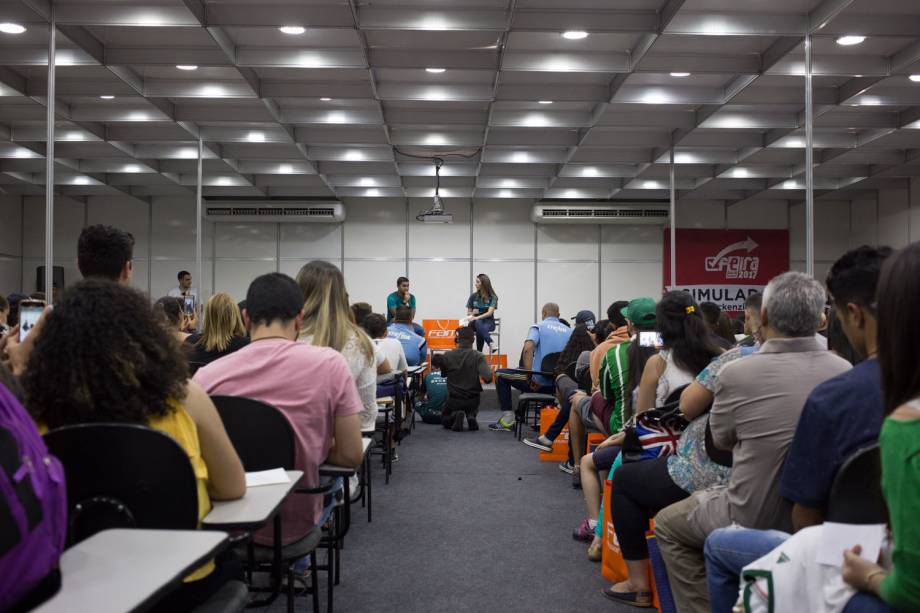 A Feira Guia do Estudante 2017 rolou entre os dias 14 e 16 de setembro no Anhembi, em São Paulo. Os visitantes puderam conferir palestras, simulados, jogos, testes vocacionais, dicas de estudo, orientação vocacional, informações de cursos no exterior, dicas de financiamento estudantil, oficinas profissionais e muito mais.