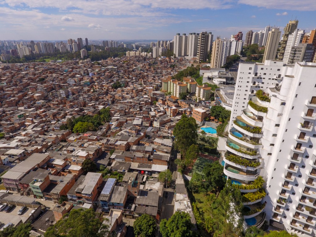 Resumo Atualidades: Urbanização e Habitação
