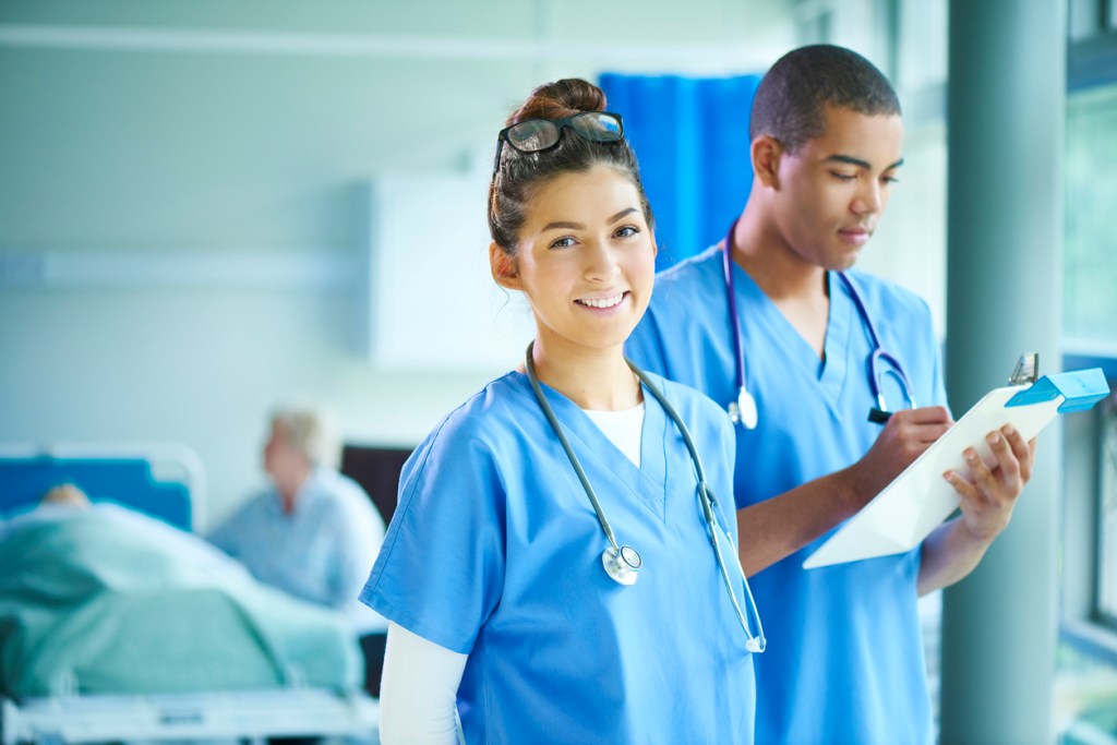 Enfermagem: 11 perguntas e respostas sobre o curso