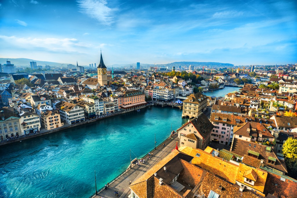Conheça as 5 melhores universidades da Suíça