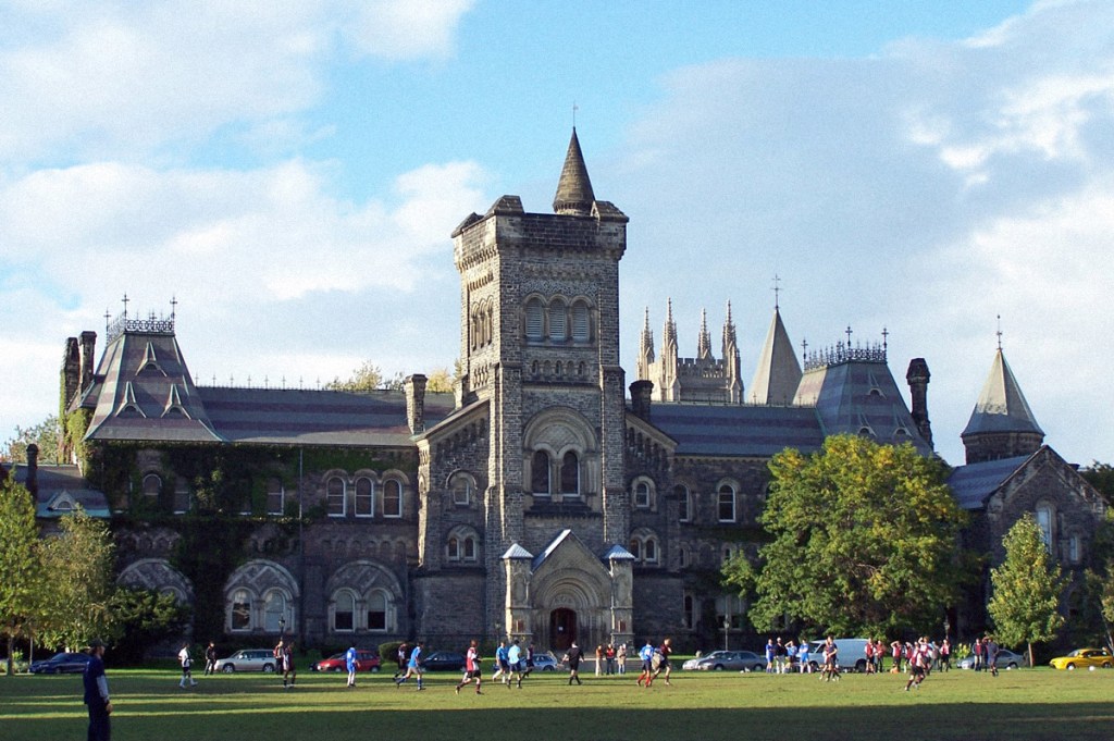 Melhor universidade do Canadá oferece bolsas integrais para graduação