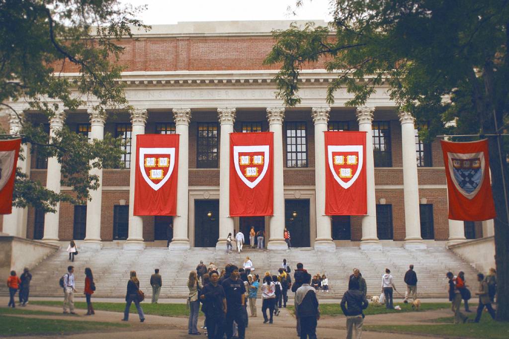 Programa de bolsas que já levou brasileiros a Harvard prorroga inscrições