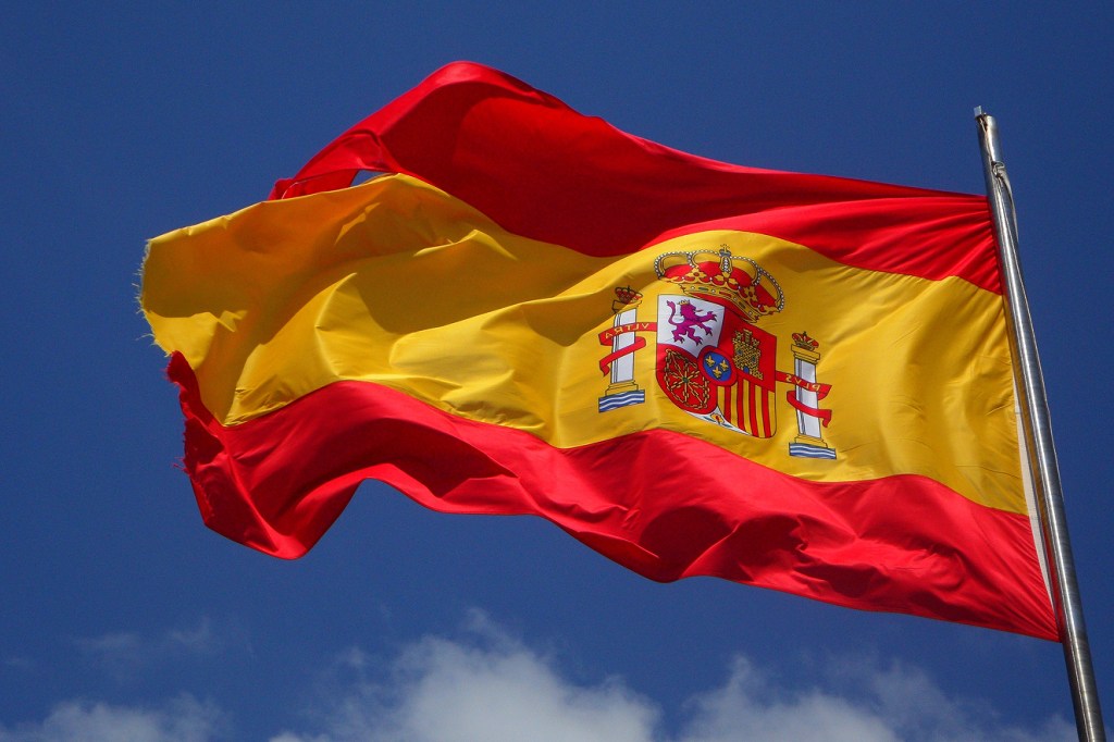 Bolsas para brasileiros estudarem espanhol em universidade da Espanha