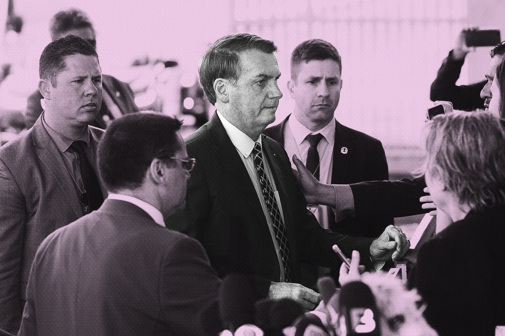 Em discurso de formatura, professor critica Bolsonaro e sai escoltado