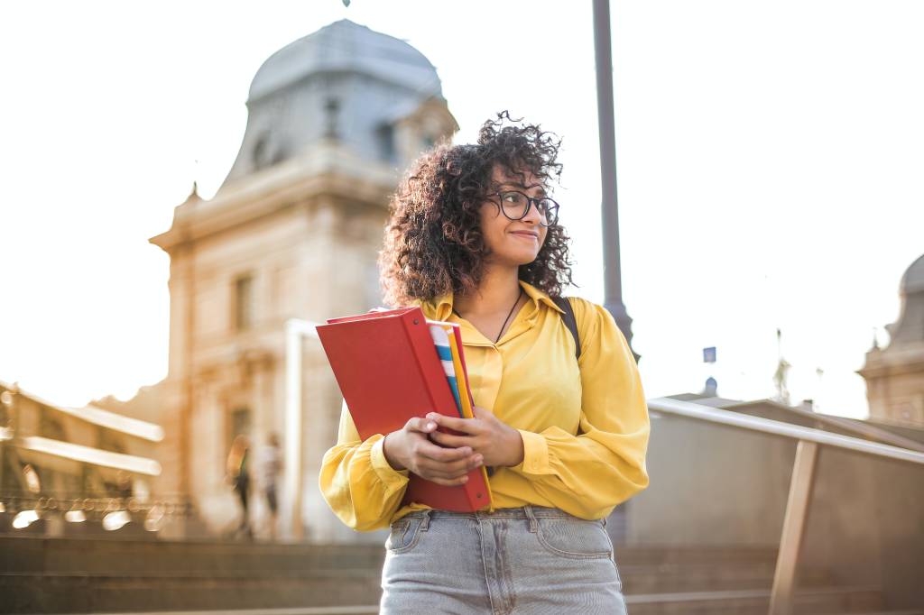 Bolsas de intercâmbio na graduação: o que são e como conseguir