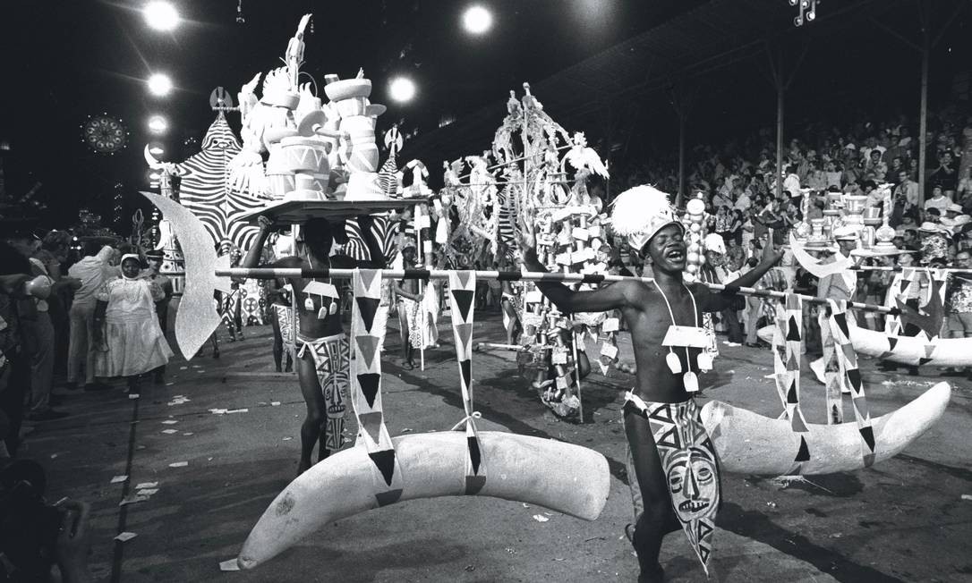 Embaixada do Brasil em Oslo - Samba-enredo - Surge no Rio de Janeiro  durante a década de 1930. O tema está ligado ao assunto que a escola de  samba escolhe para o