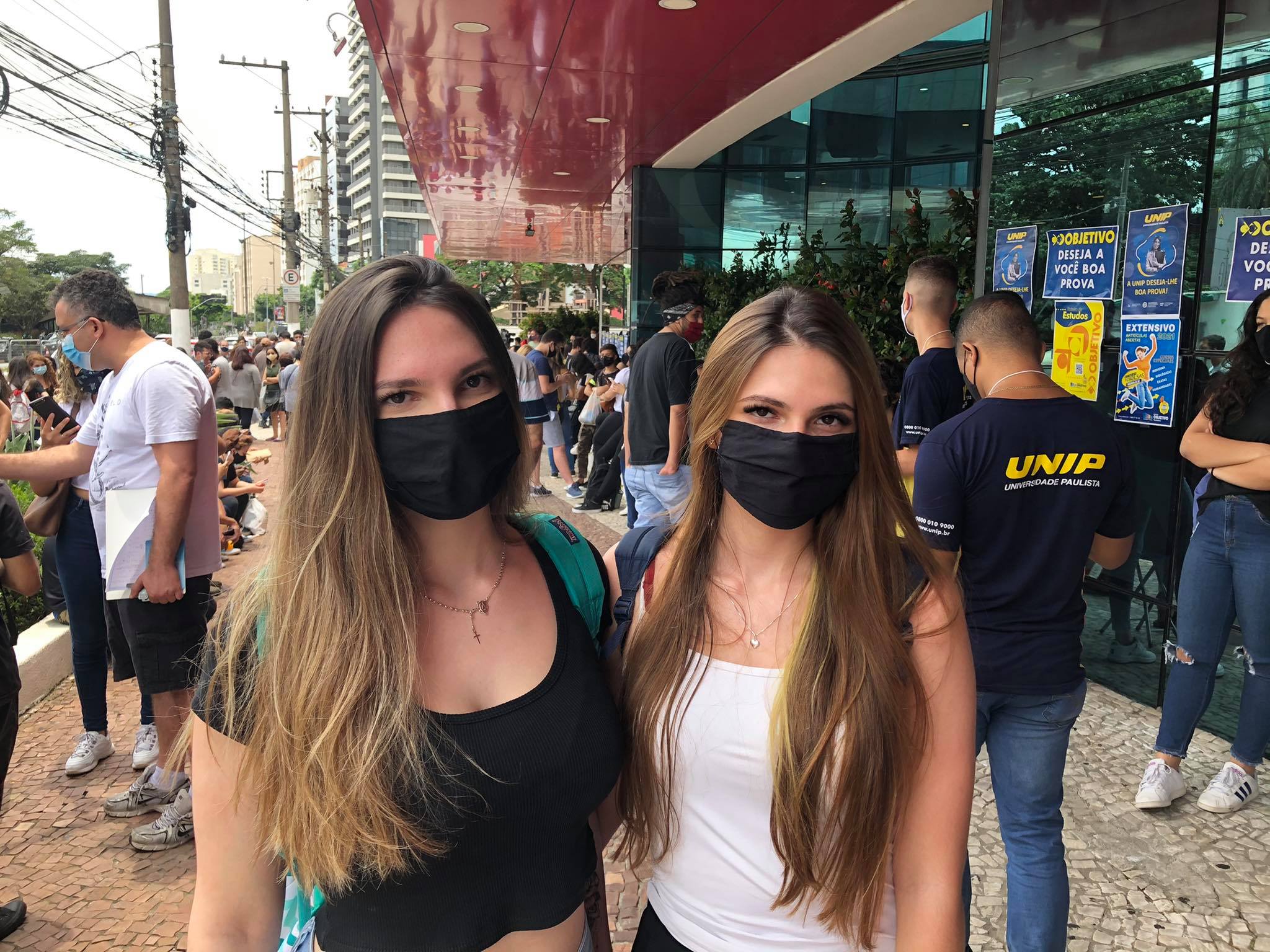 As irmãs Rafaela e Beatriz estudaram juntas apesar das dificuldades da pandemia As irmãs Rafaela e Beatriz estudaram juntas apesar das dificuldades da pandemia