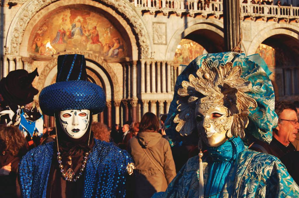 O Carnaval de Veneza é conhecido pelo baile de máscaras