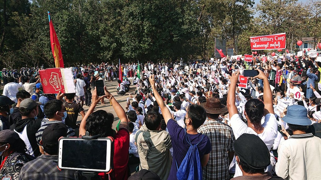 Protestos contra o regime militar em Myanmar