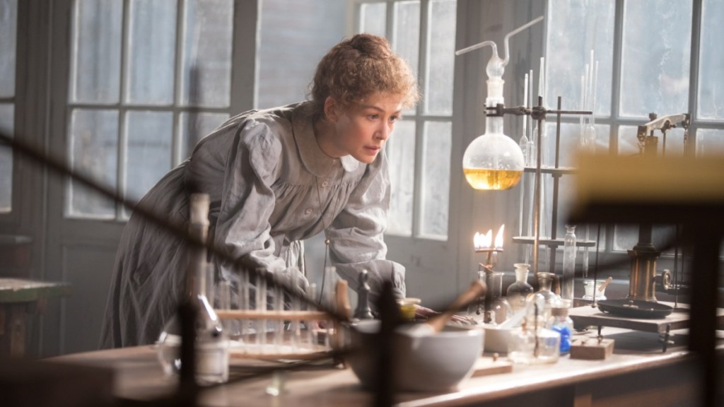 ‘Radioativo’: duas questões e uma inspiração do filme sobre Marie Curie