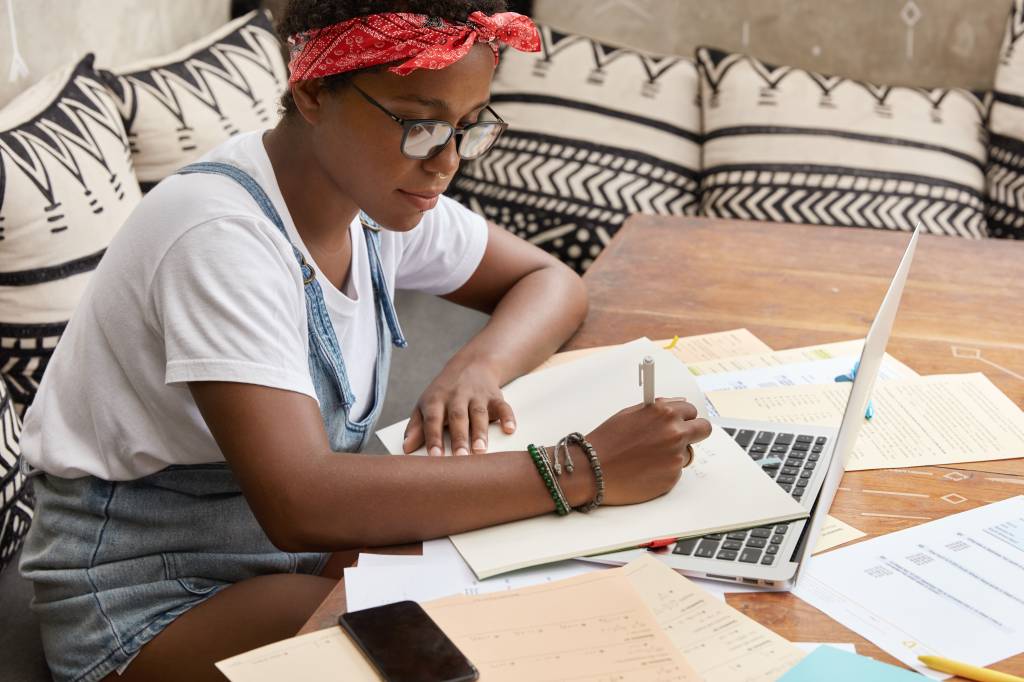 6 cursinhos populares com inscrições abertas para o segundo semestre