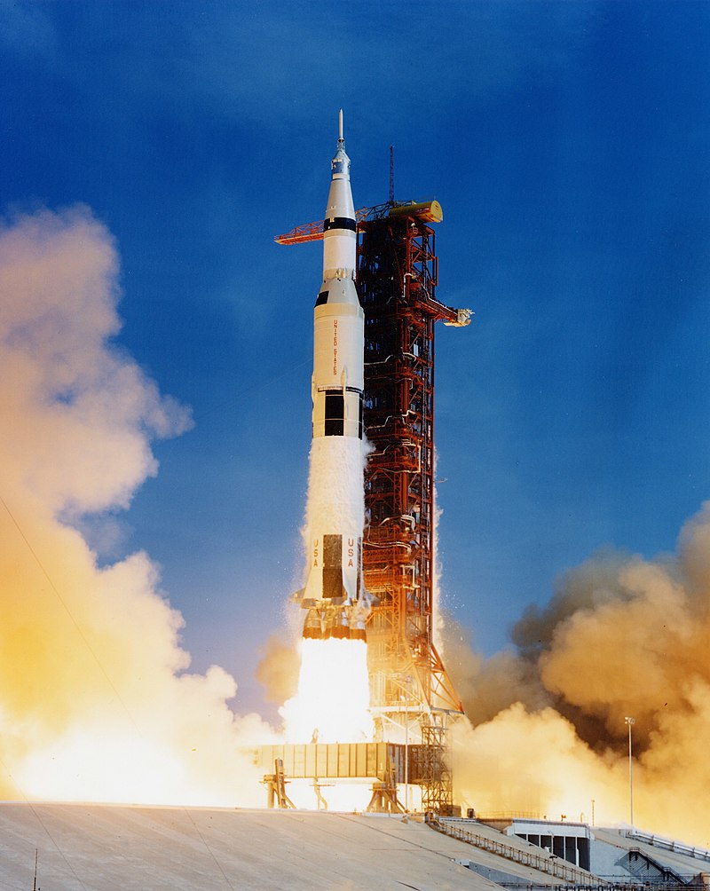 Imagem doO lançamento do Saturno V com a Apollo 11
