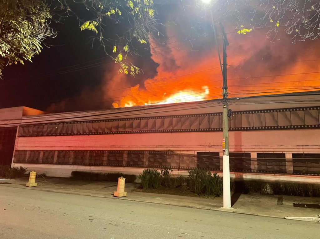 Incêndio atinge depósito da Cinemateca Brasileira, em São Paulo