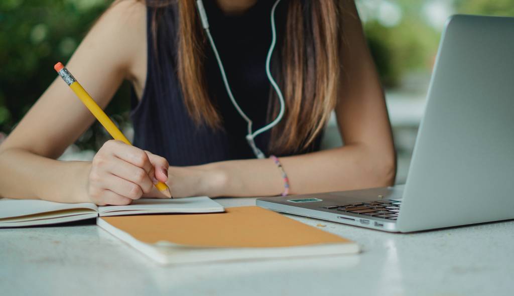 Biblioteca oferece curso online gratuito para o vestibular