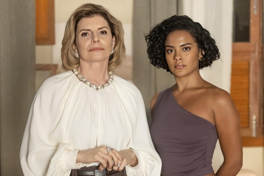 As atrizes Débora Bloch e Bella Campos em 'Vale Tudo' (2025)
