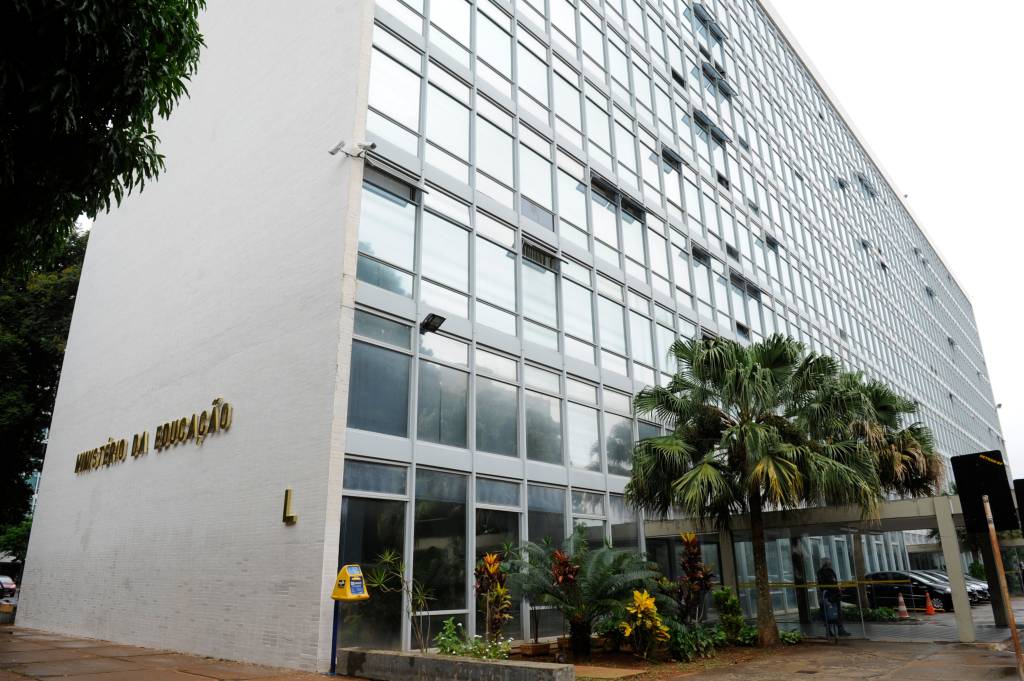 MEC desbloqueia R$1,6 bilhão das universidades federais