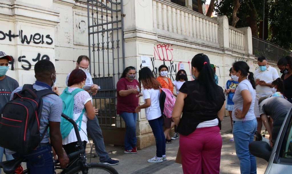 São Paulo muda protocolo para casos de covid-19 nas escolas
