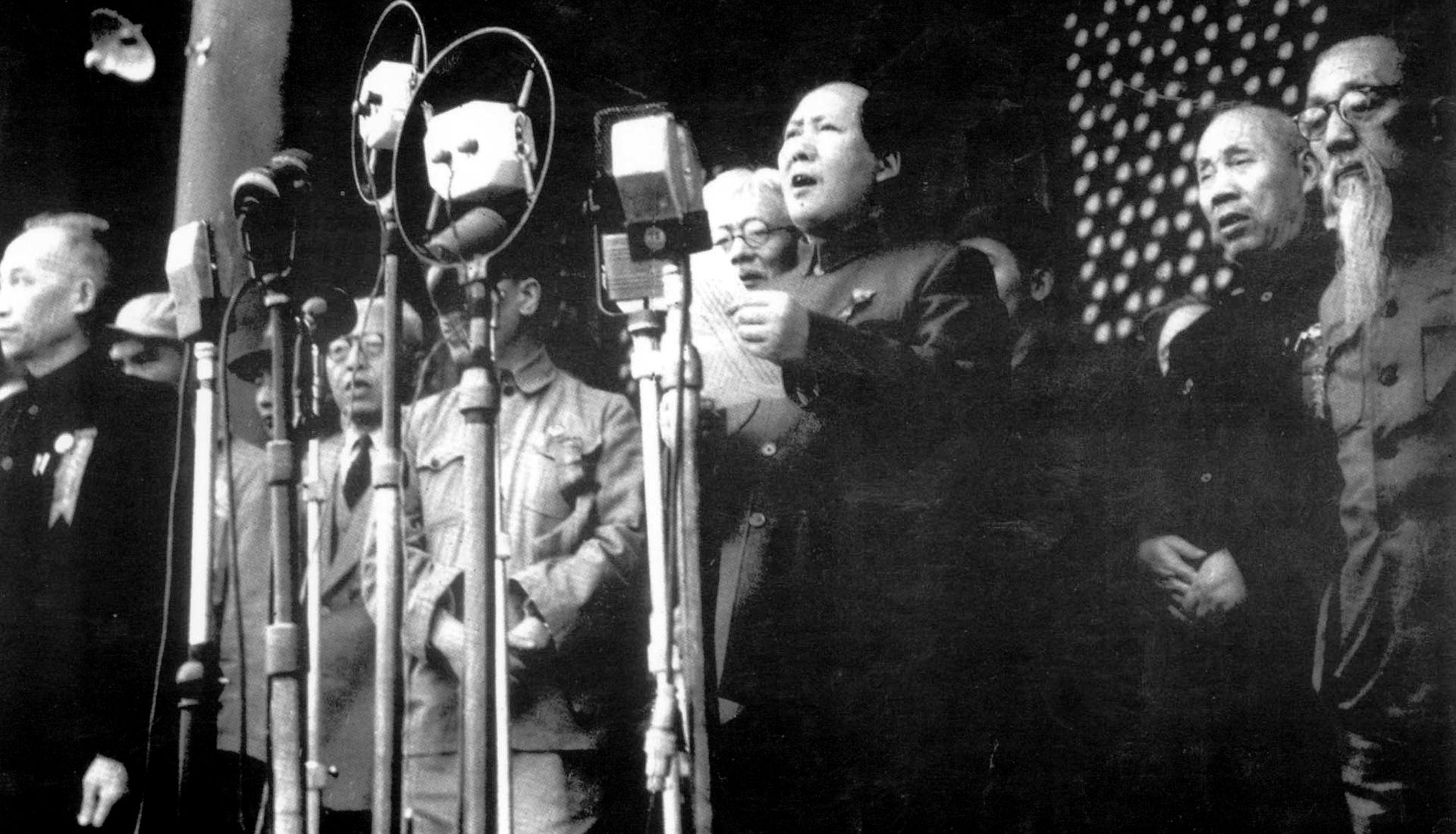 Mao Tse-tung proclamando a República Popular da China