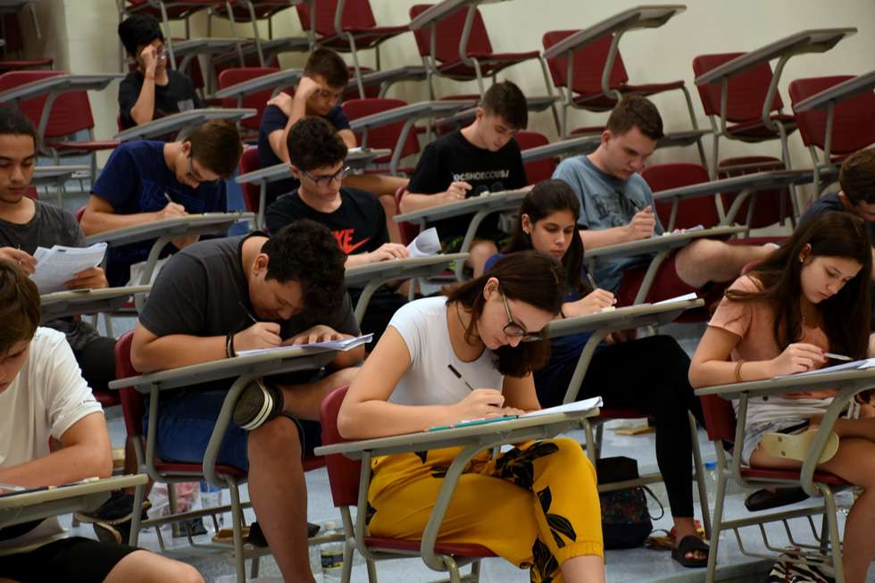 Unicamp 2023: 1º dia da segunda fase tem menor abstenção em 15 anos