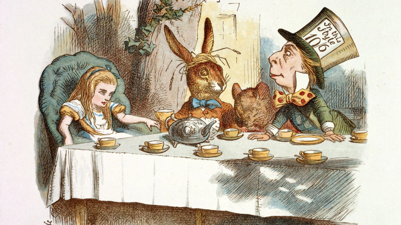 Ilustração de Alice no País das Maravilhas mostra Chapeleiro Maluco, Alice e Lebre Maluca numa mesa de chá